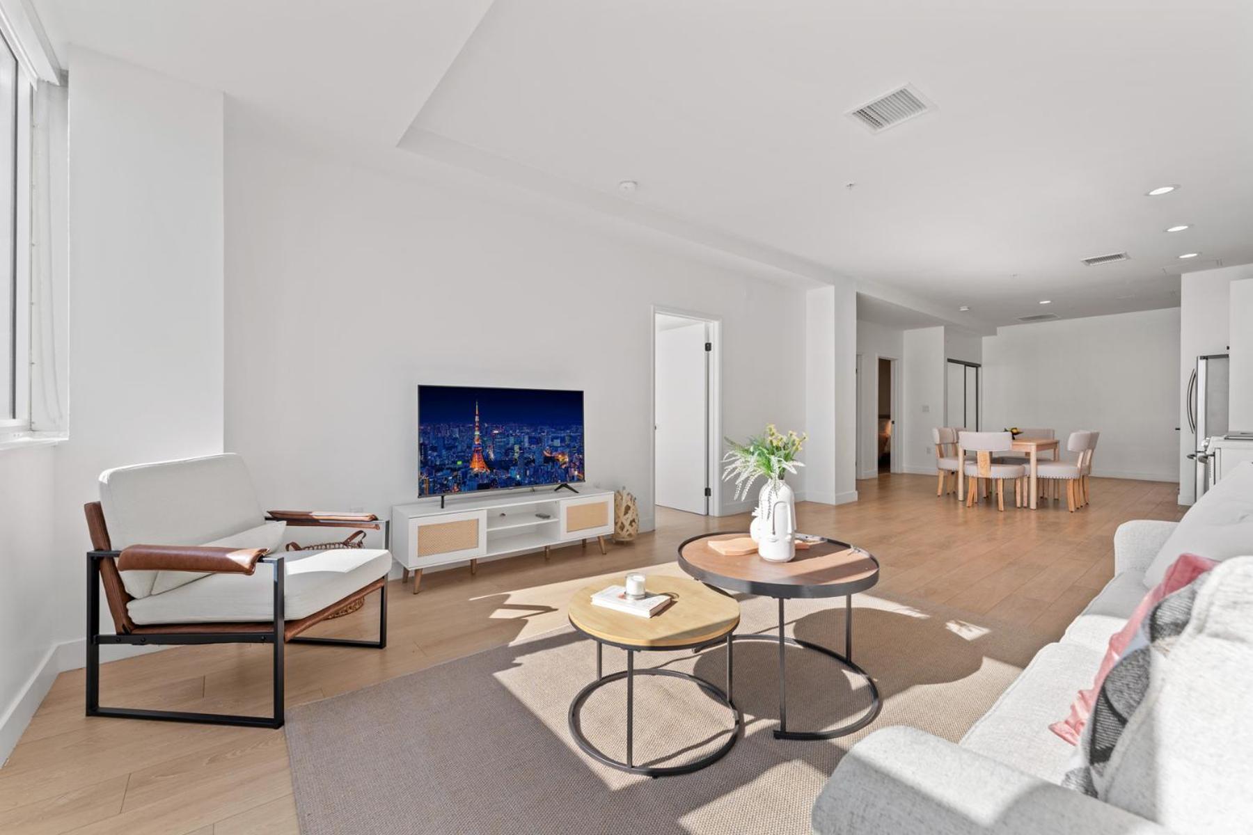 Stylish Downtown La Getaway - Prime Location On Wilshire Blvd! 2 Bedroom 1 Bath Los Angeles