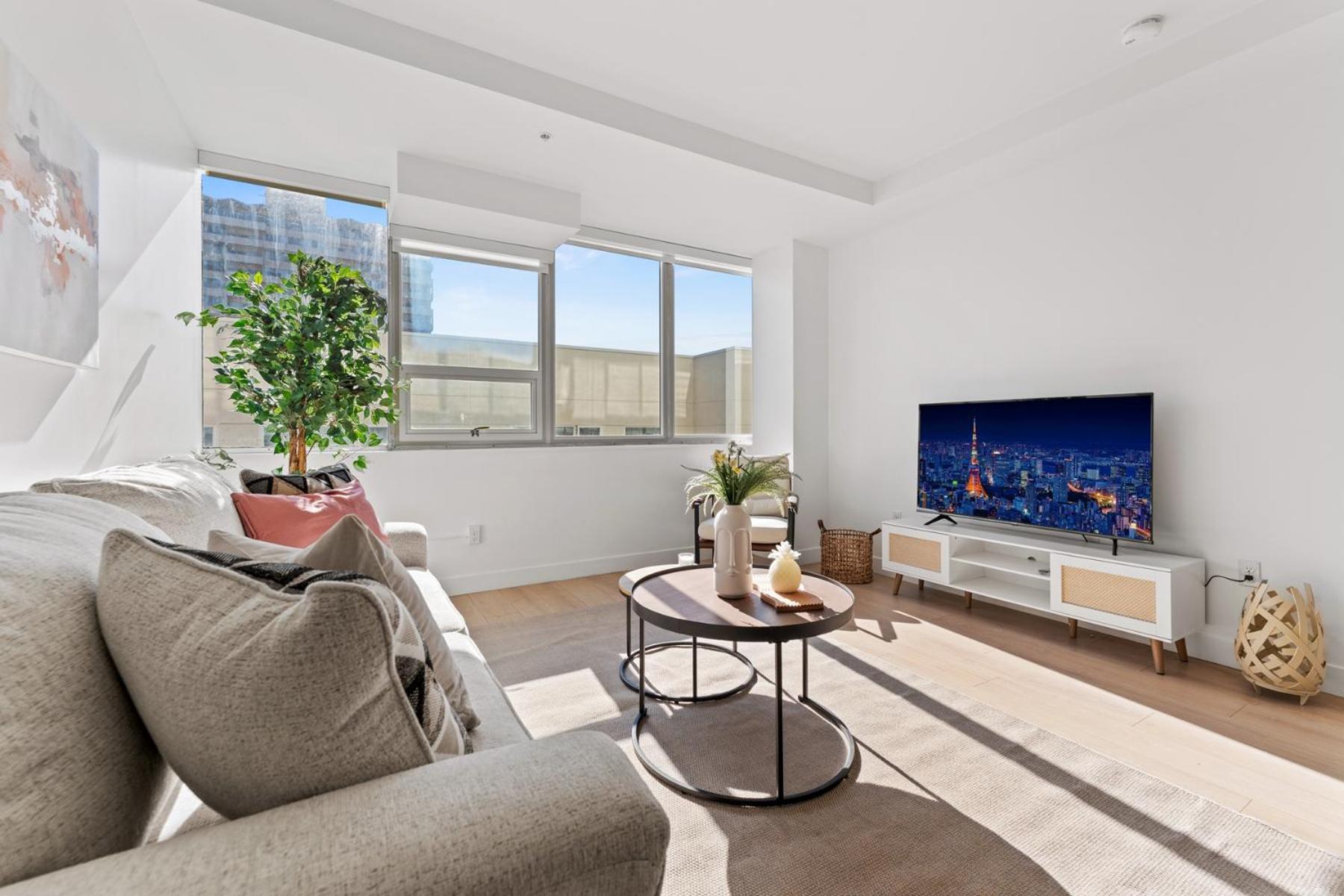 Stylish Downtown La Getaway - Prime Location On Wilshire Blvd! 2 Bedroom 1 Bath Hotel Los Angeles