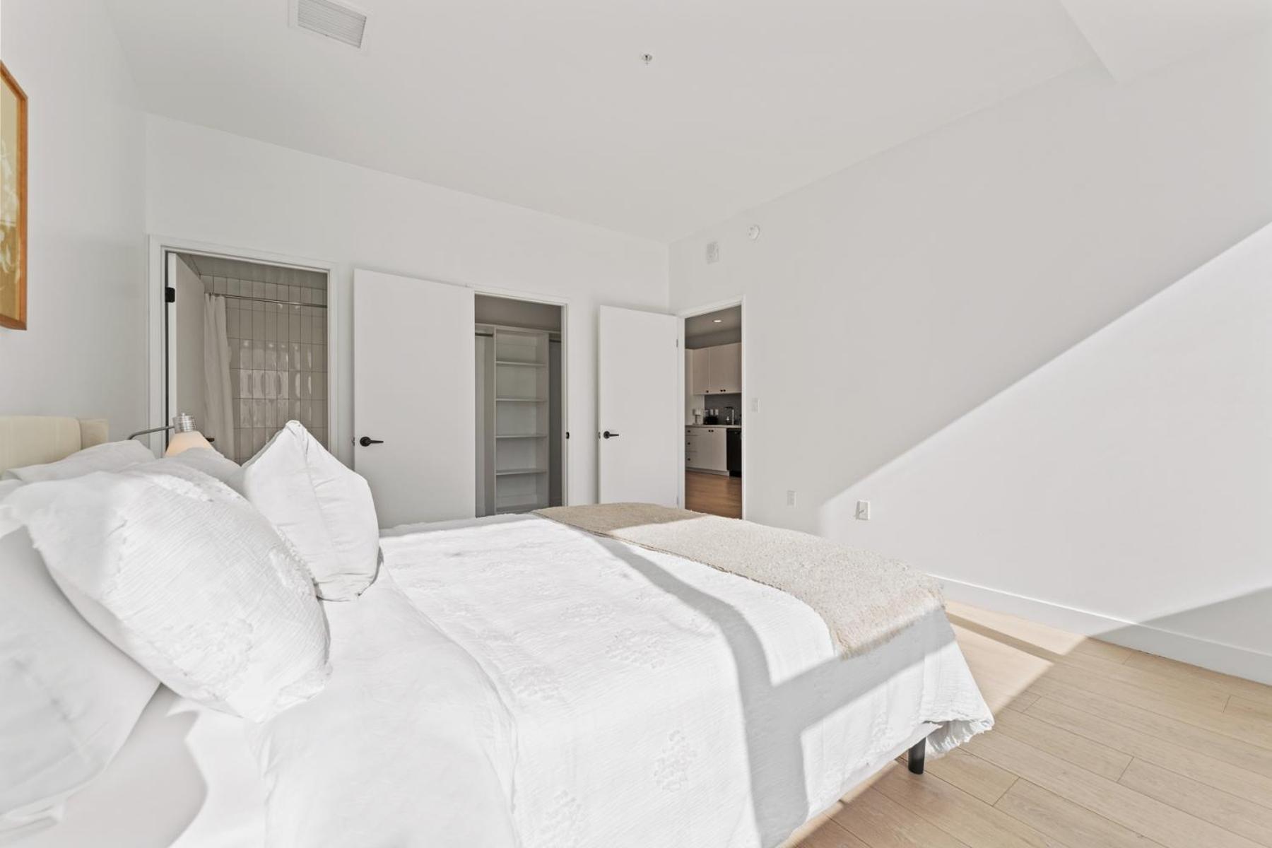 Stylish Downtown La Getaway - Prime Location On Wilshire Blvd! 2 Bedroom 1 Bath Los Angeles